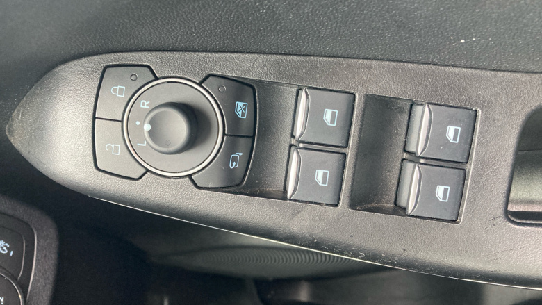 Ford Puma 1.0 EcoBoost Hybrid mHEV Titanium 5dr DCT Petrol Hatchback